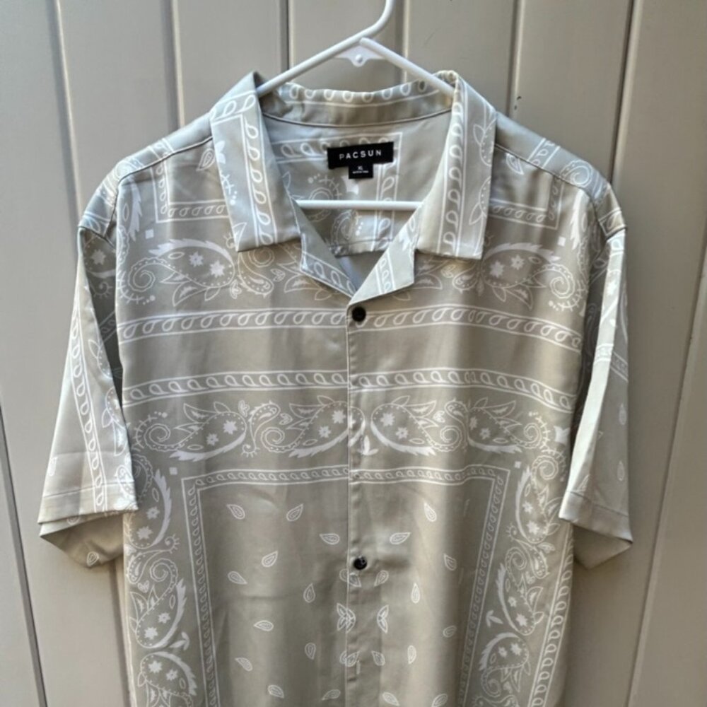 Pacsun Cream Short Sleeve Button Up Shirt Size XL